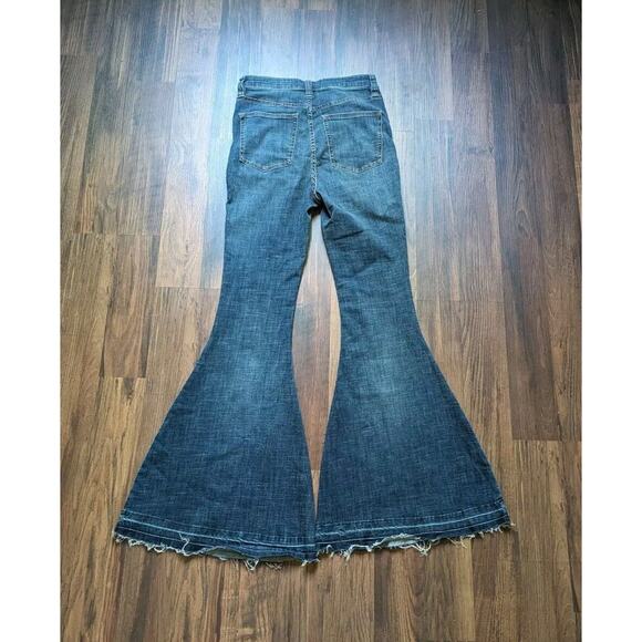 We The Free Irreplaceable Super Wide Flare Jeans Size 28 Raw Hem High Waisted - Picture 4 of 8